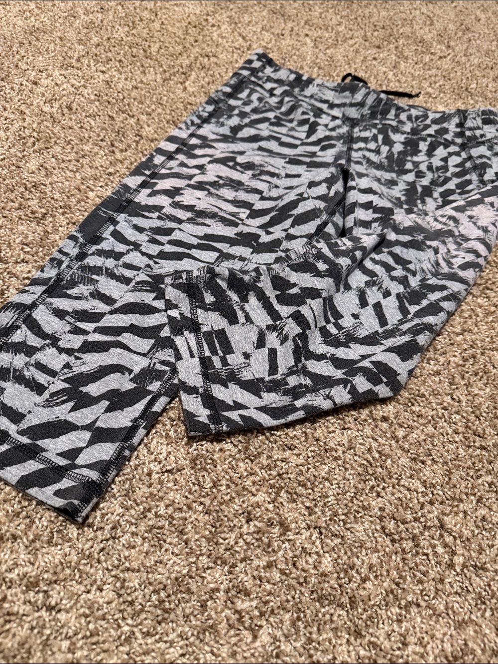 Danskin Now Dri More capri leggings (M) - EUC!